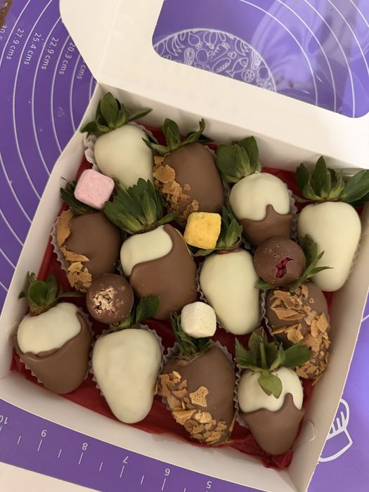 Астана клубника в шоколаде