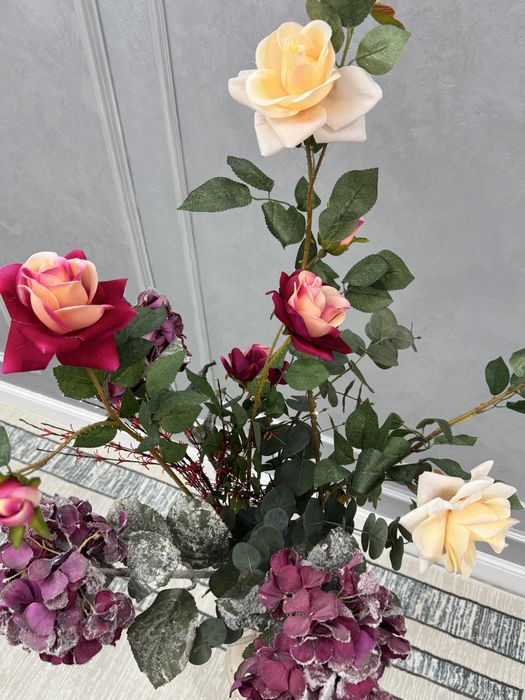 Красивая ваза с цветами