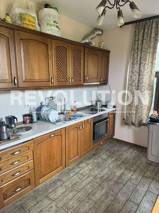 Дава се под наем Къща в с. Близнаци, Област Варна - 600 кв.м за 2343.96 € - Снимка #1