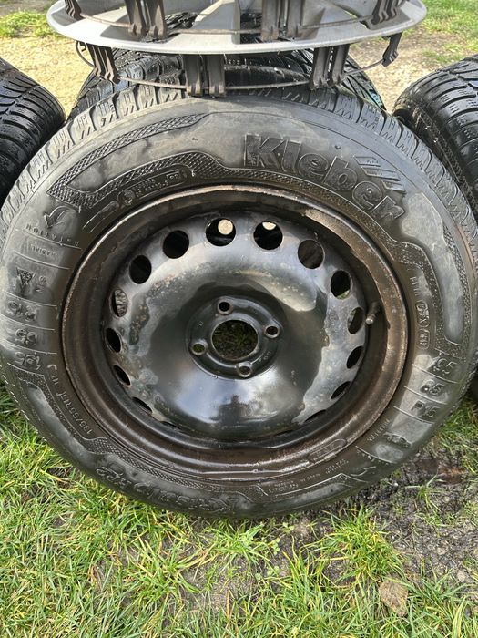 Vand cauciucuri cu tot cu janta