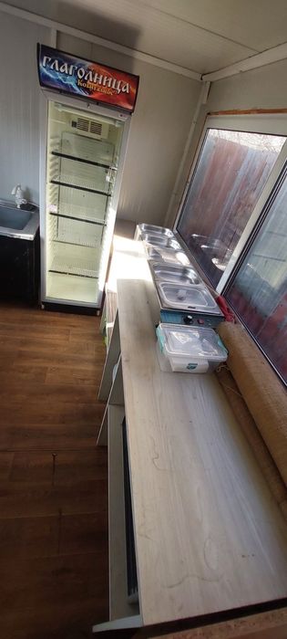 Продавам напълно оборудван павилион