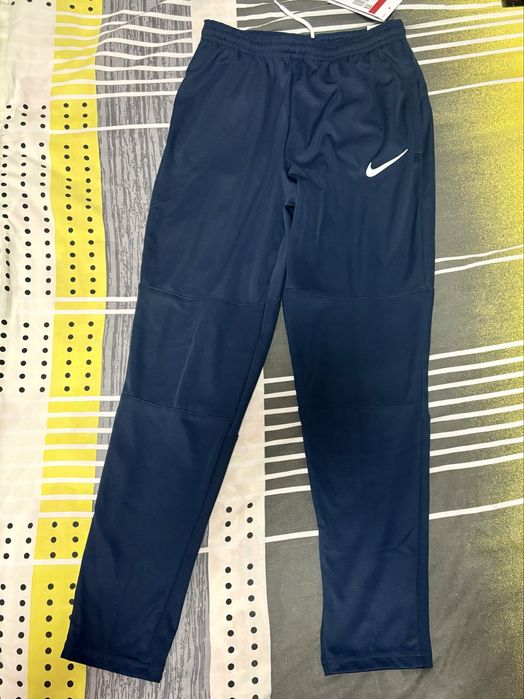Pantaloni Nike noi,pentru baieti