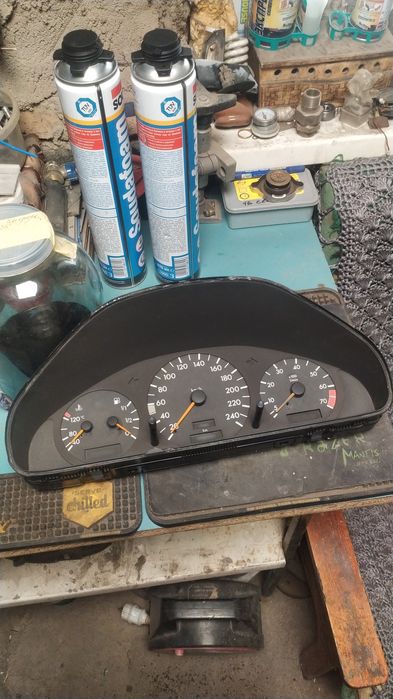 Щиток приборов w202