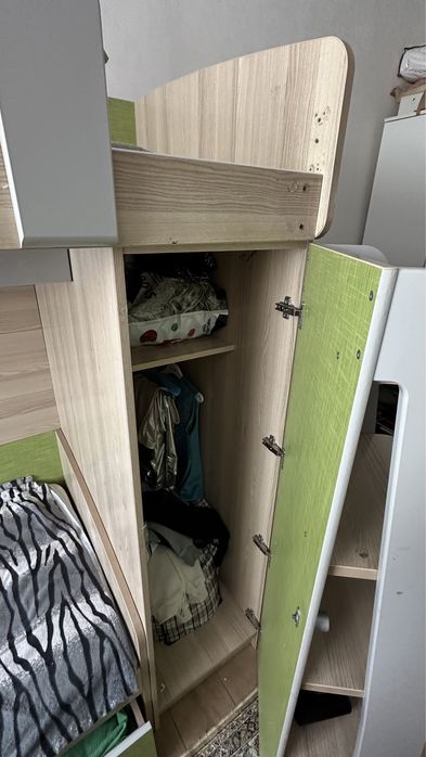 Двухъярусная кровать