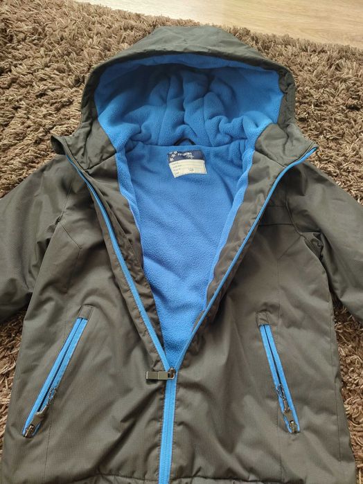 Продам куртку на мальчика