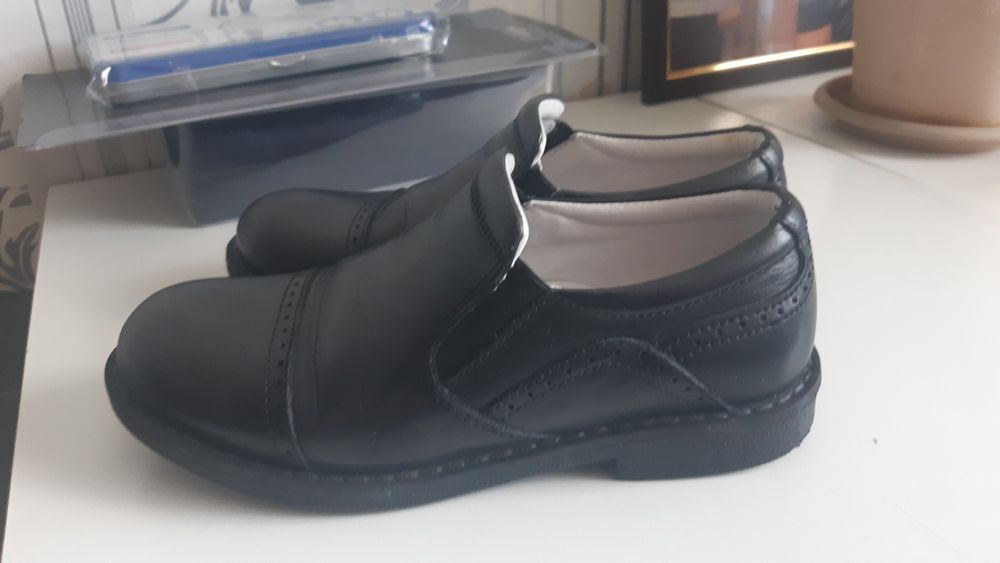 Продам туфли кожаные для мальчика