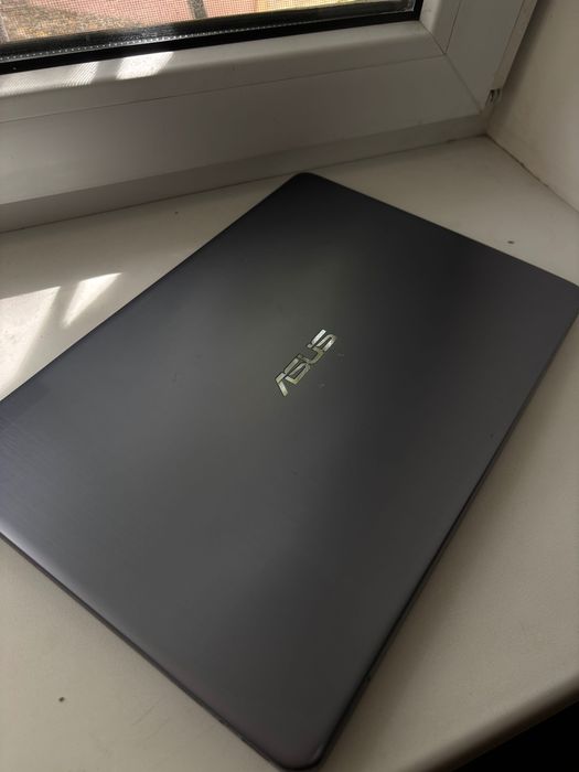 ноутбук ASUS X406UAR