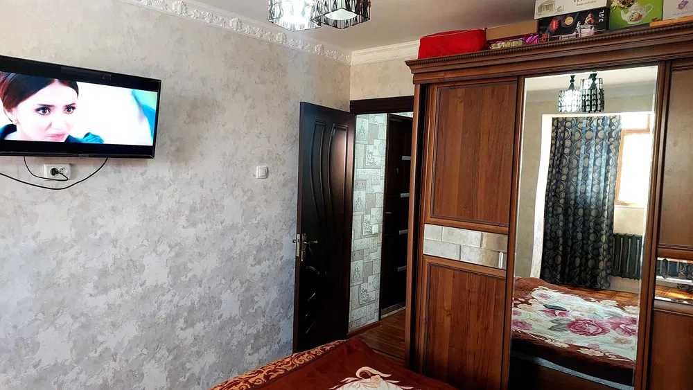 Арзон нархда 1 Каватдан 2 хонали квртира сотилади Шарк-2