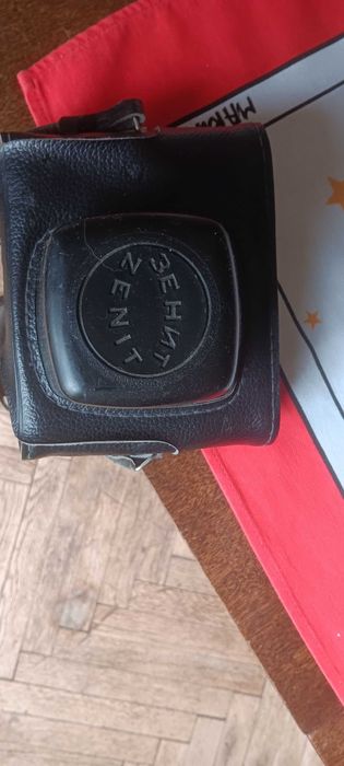 Фотоапарати за любители и колекционери  Zenit-E , Зоркий -4 , Смена 8М