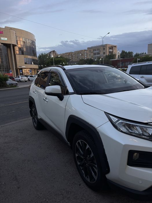 Продам Toyota Rav 4