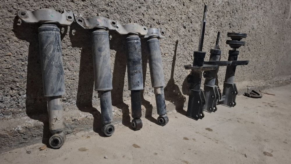 Малибу 1 амалзаторлар сотилади олди,орка. Бор.