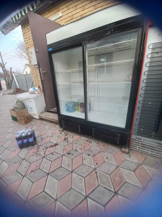 Витринный холодильник