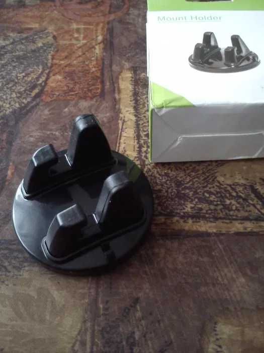 Стойка за телефон  смартфон за табло въртящ на 360 градуса