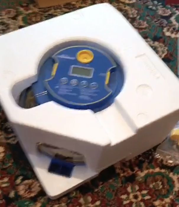 Продаётся инкубатор новый на 18 яиц