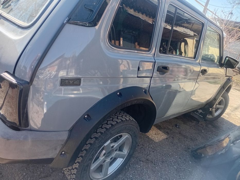 Продам ниву 21310