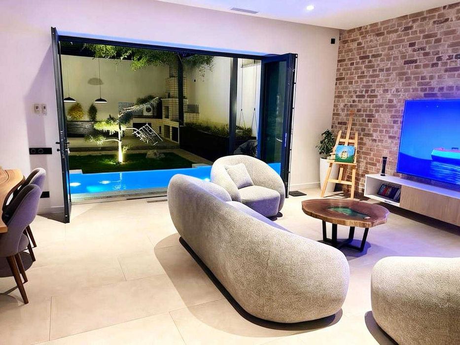 Люкс участок • Чиланзар-2 • Буньёдкор • 6-комн • 230м² • этажность 2