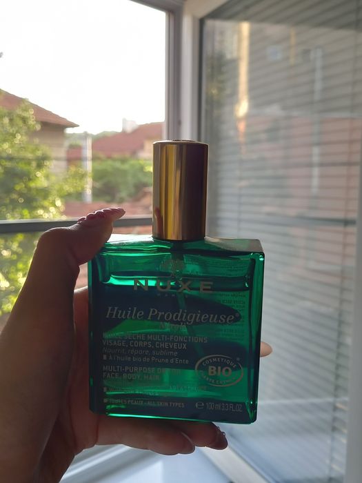 Продукти за къдрава коса и олио Nuxe