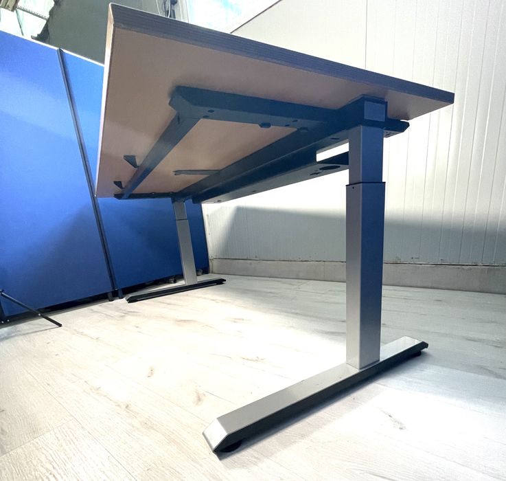 Висок клас! Бюро регулируем внос от германия