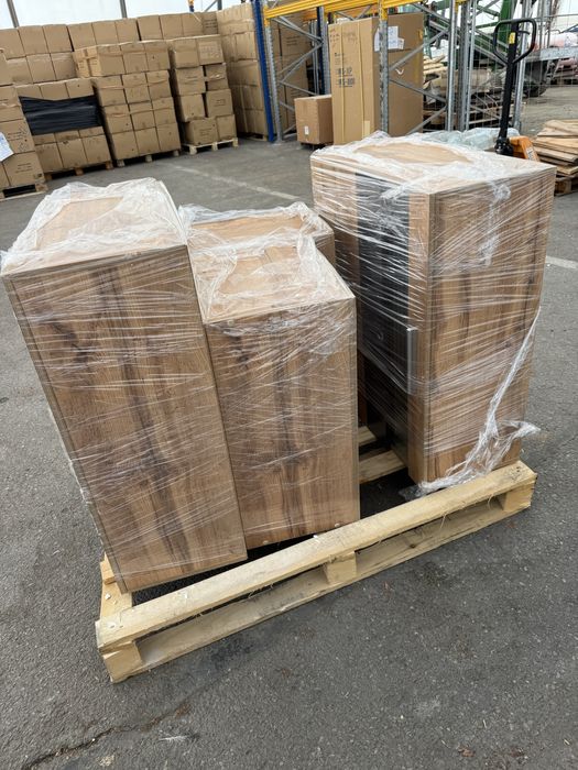 Кухня с плот и мивка