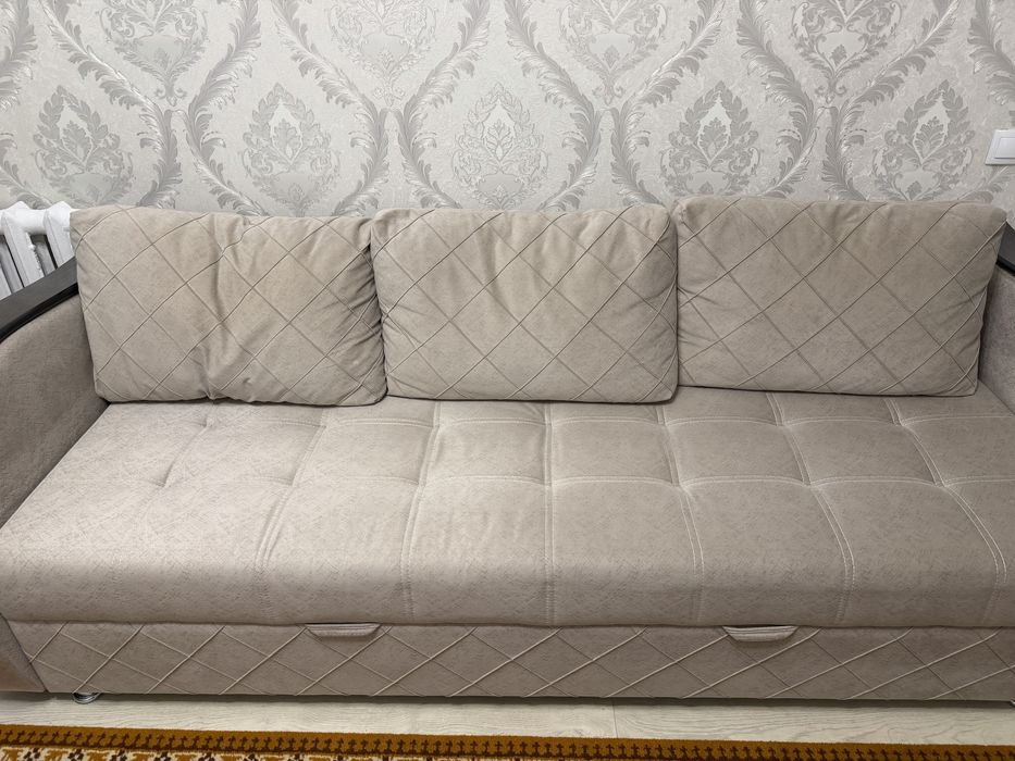 Диван в хорошем состоянии