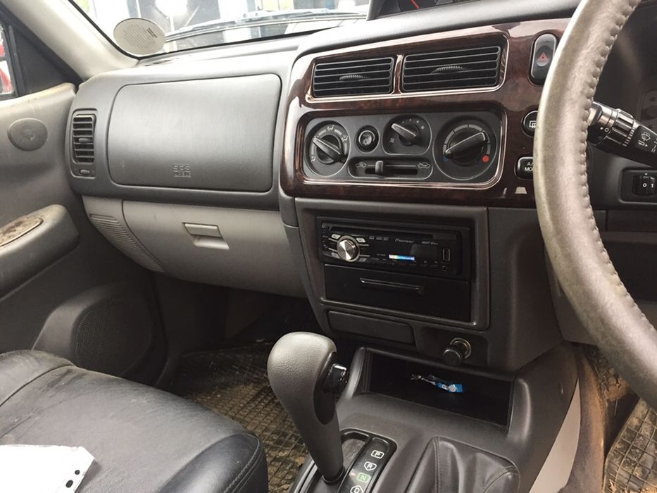 Dezmembrez Mitsubishi Pajero Sport