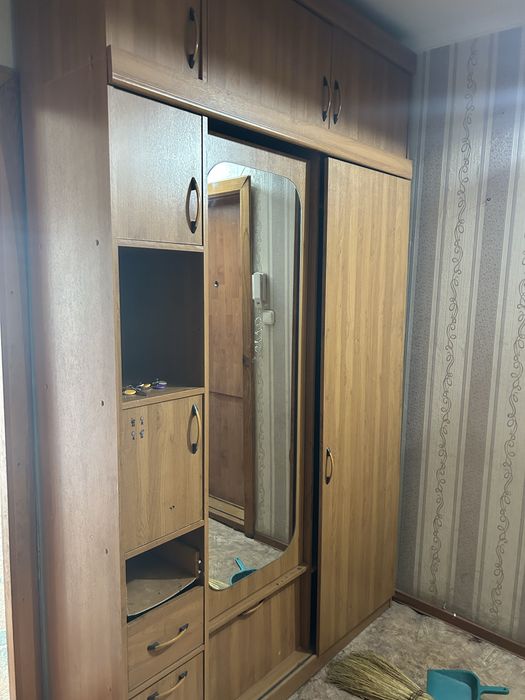 Продам шкаф для прихожей