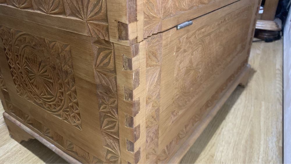 Cutie decorată din lemn de cedru