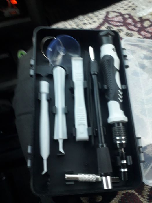 Отвёртка  из сто пятнадцать  нассадок