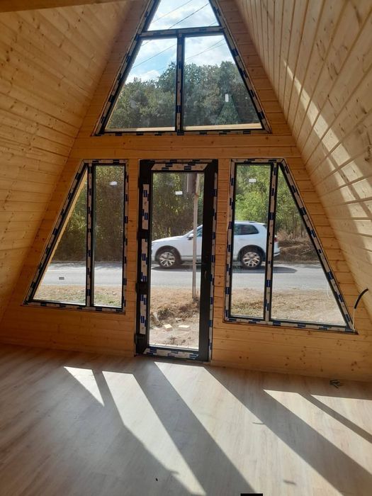 Vindem cabane tip A-frame