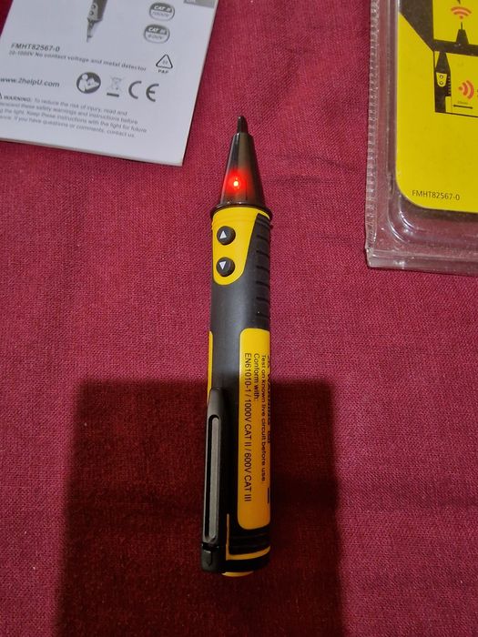 Detector tensiune si metale