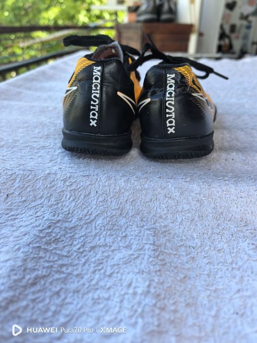 Футболни обувки за зала на nike номер 29.5 стелка 18см