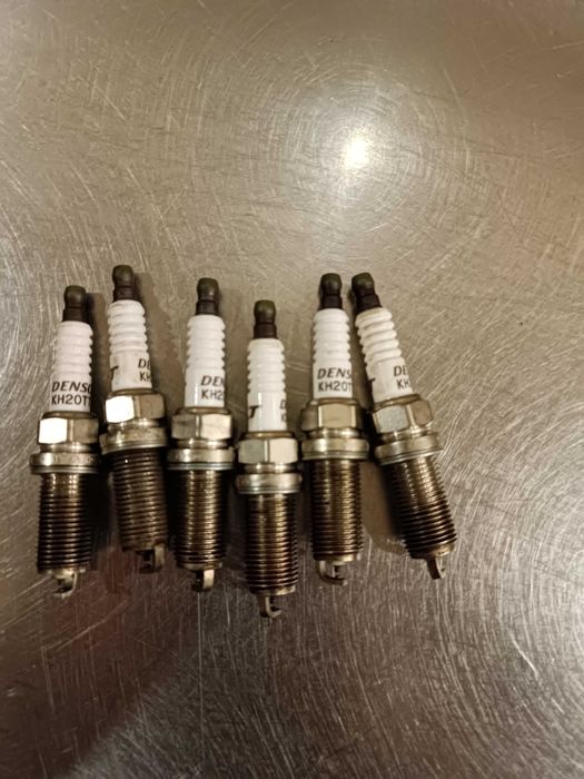 Продам Свечи зажигания новые
