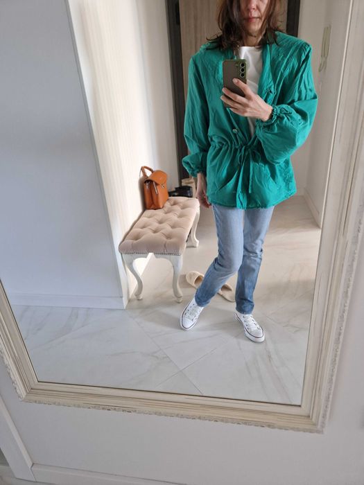 Пролетно зелено якенце