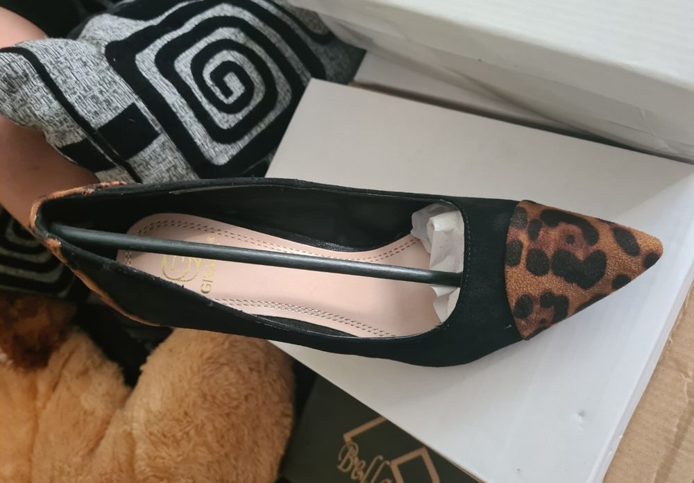 Pantofi noi nr. 40