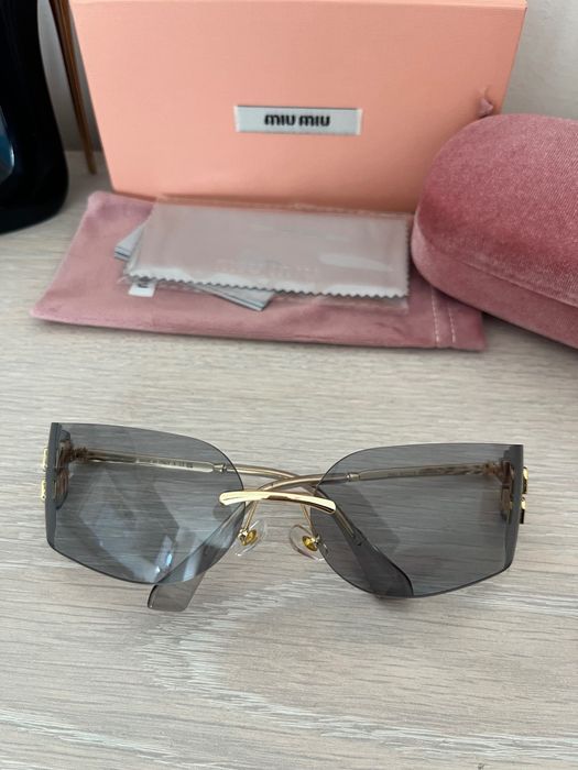 Ochelari de soare miu miu