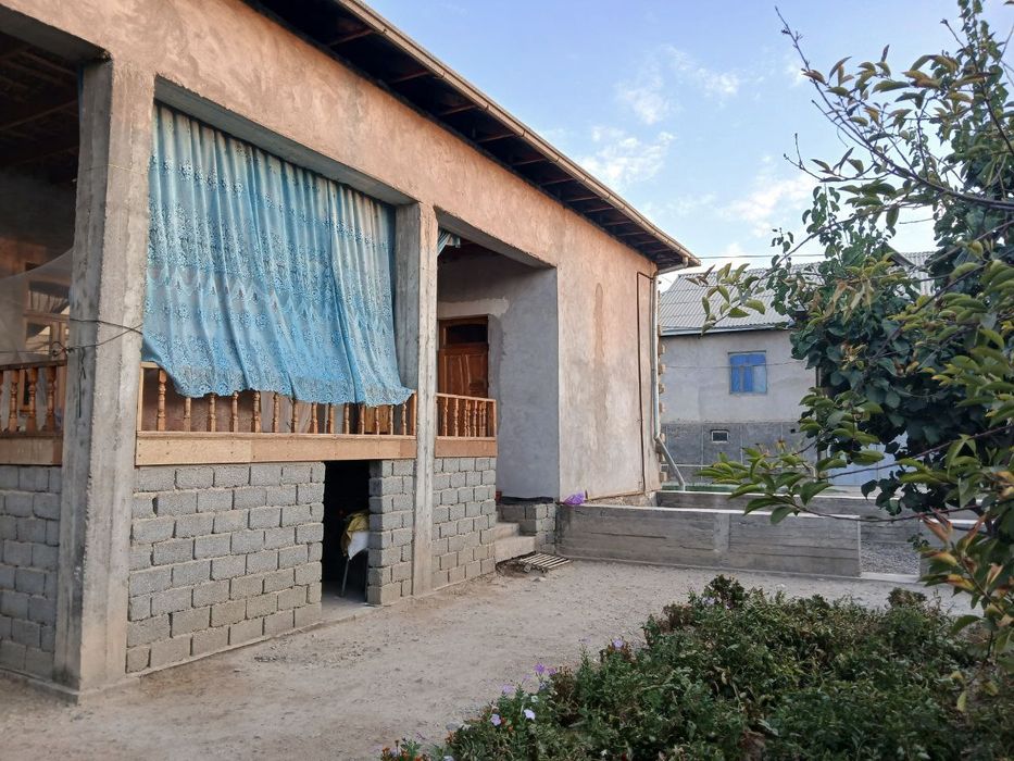 Ховли уй сотилади