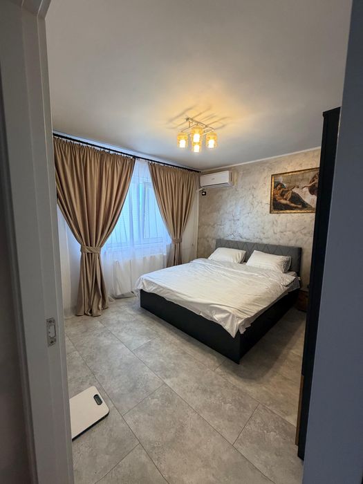 Apartament 2 camere de închiriat – Malu Roșu, Aleea Școli  Se oferă spre închiriere apartament cu 2 camere, 55 mp cu balcon inclus.