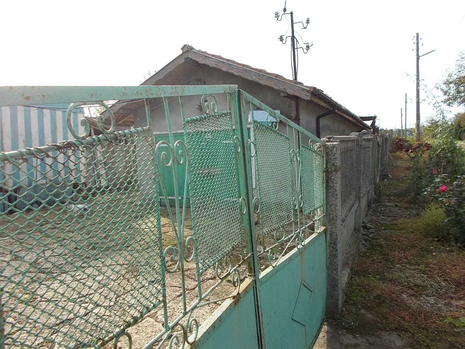 Продава се Къща в с. Змеево, Област Добрич - 120 кв.м за 384 €/кв.м - Снимка #2