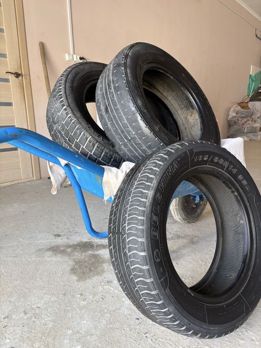 Қыстық дөңгелектер сатылады.