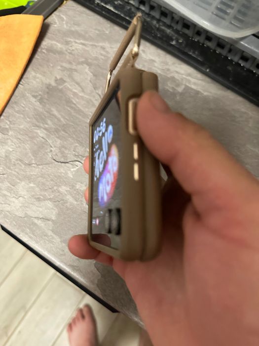 Мобилен  Телефон  Моторола Razr  60 ULTRA 5G 16/512GB  цвят дърво