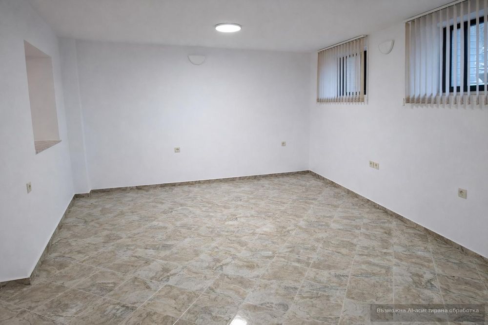 Дава се под наем Офис в Пловдив, Център - 70 кв.м за 298.86 € - Снимка #2