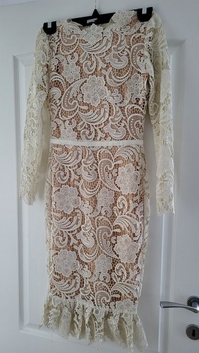 Rochie din dantela cu captuseala