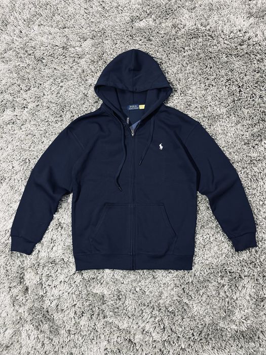 Двойка от бренда Polo