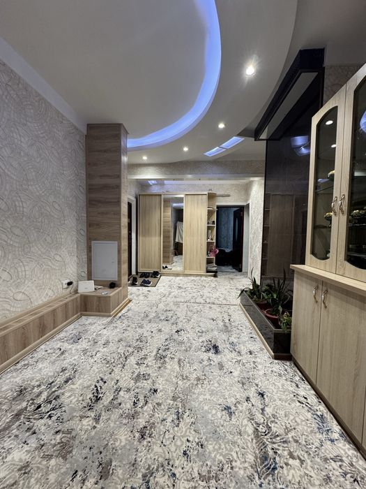 Сотилади 4х/8/9  юнусобод 10 Ремонтли . Умумий майдони 95 м.кв