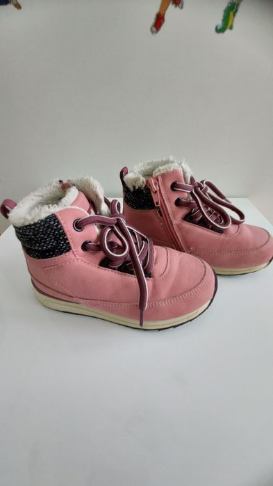 Детски боти Reserved