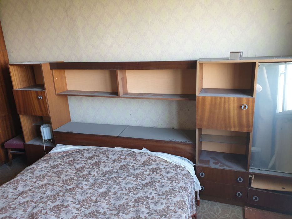 Подарявам спалня и секция