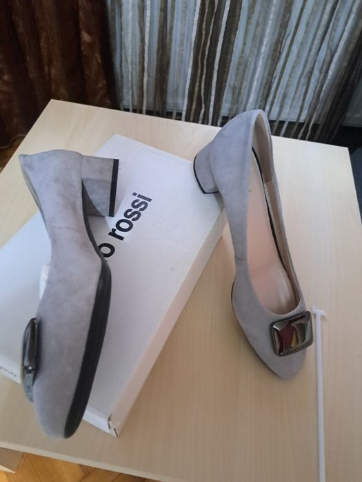 Vând pantofi dama eleganți piele intoarsa