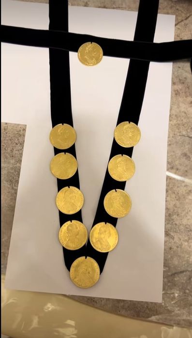 Vând Monede placate cu aur de 24k Frank Iosif 4 ducat 1915