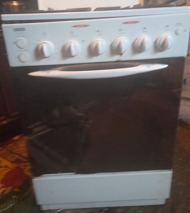 Am un aragaz de vânzare preț 450 lei