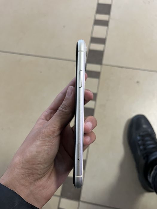 Айфон 11  хорошие состояние